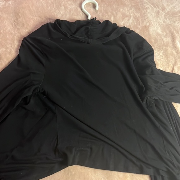 Black short back long front sweater - Picture 4 of 4